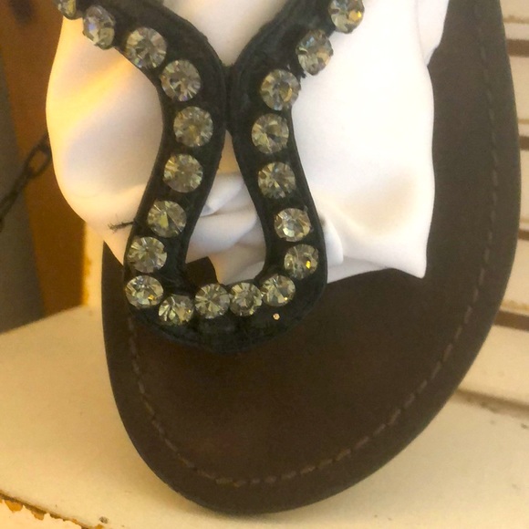 Black leather rhinestone size 6 sandal - Picture 3 of 8
